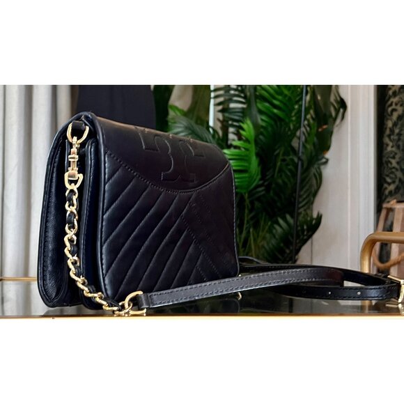 ✺ AUTHENTIC TORY BURCH BLACK QUILTED LEATHER FLEMING/ALEXA HANDBAG - Picture 5 of 10